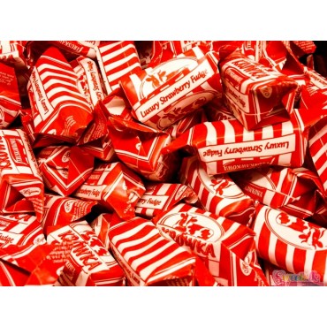 Strawberry Fudge (100g) Strawberry Fudge (100g)