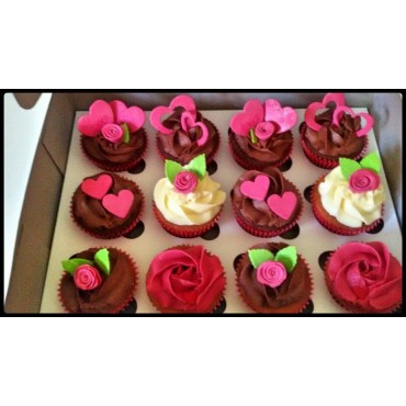 Customized  Vanilla/Chocolate Cupcakes (12pcs)